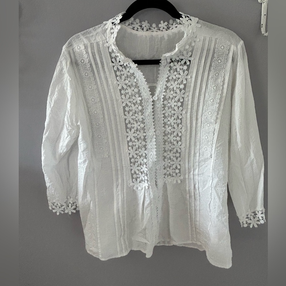 Women’s top unbranded size large